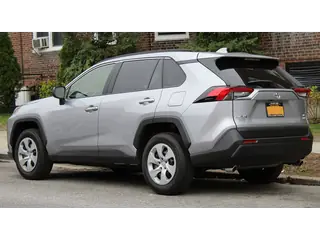 Toyota RAV4 2019 — 4x4, entretien suivi
