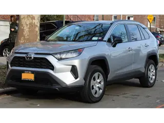 Toyota RAV4 2019 — 4x4, entretien suivi