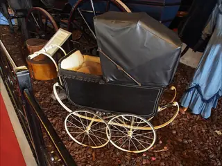 Poussette 3 roues + siège auto bébé